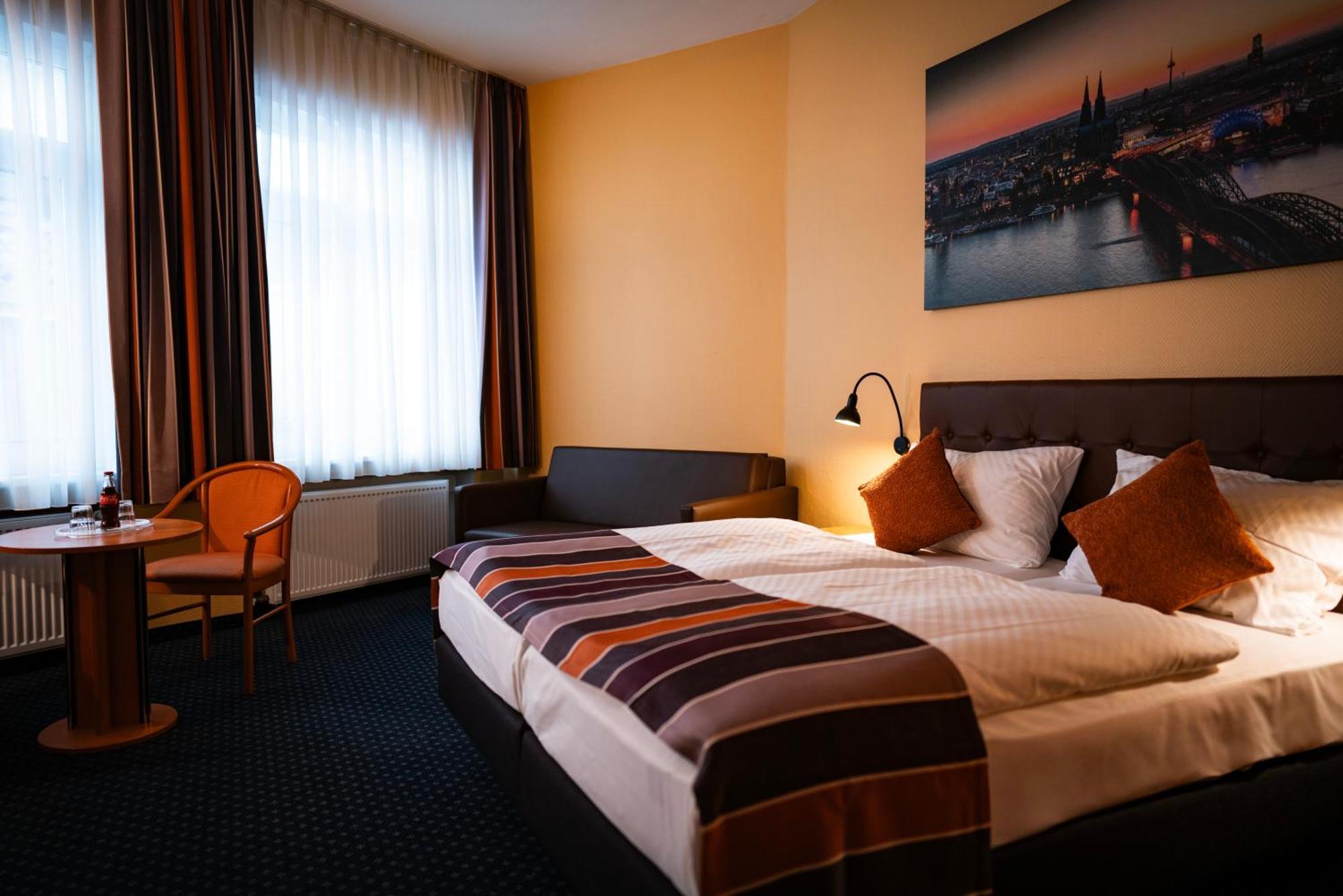 Hotel Boulevard Κολωνία Εξωτερικό φωτογραφία